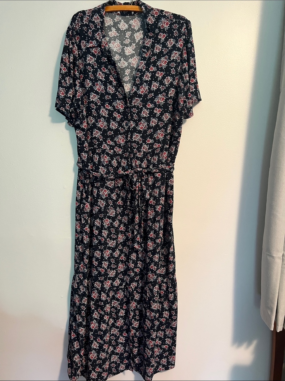 Floral Tie-Waist Midi Dress - navy and red, sz 16-18